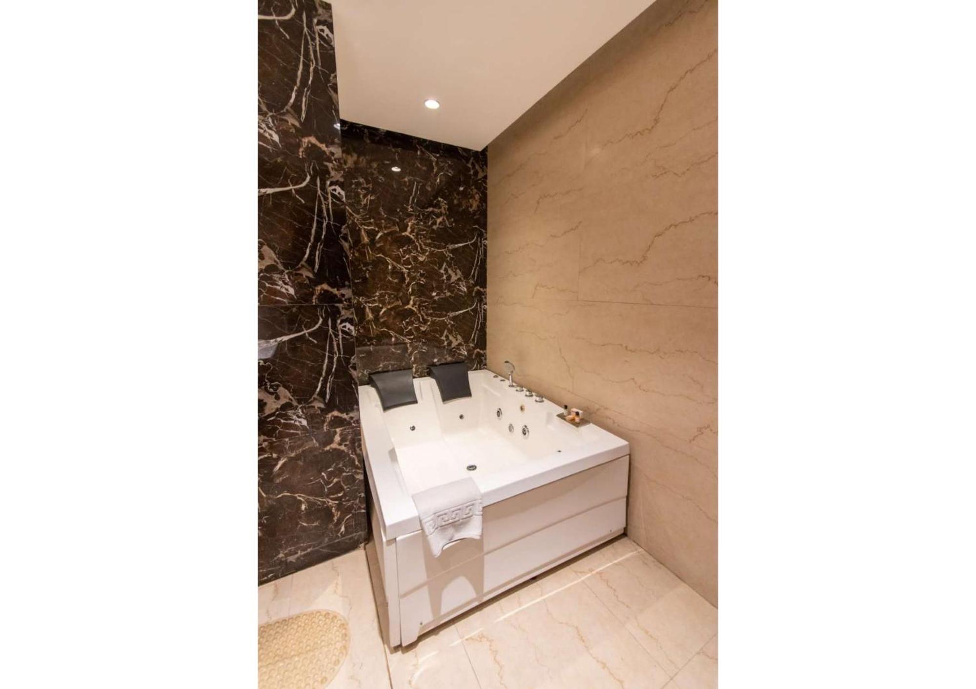 The Grand Ambassador Hotel Phagwara Exterior photo