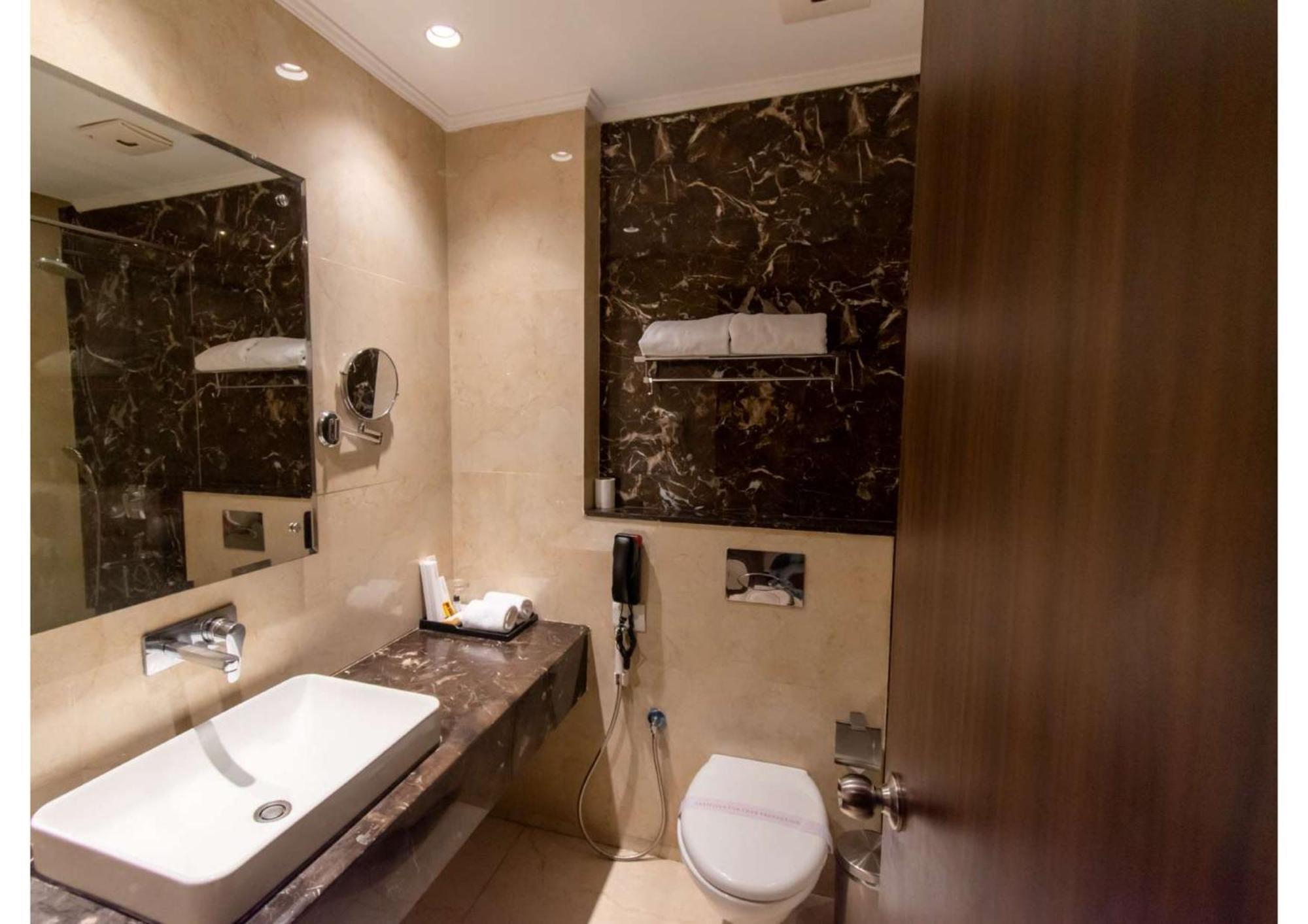 The Grand Ambassador Hotel Phagwara Exterior photo