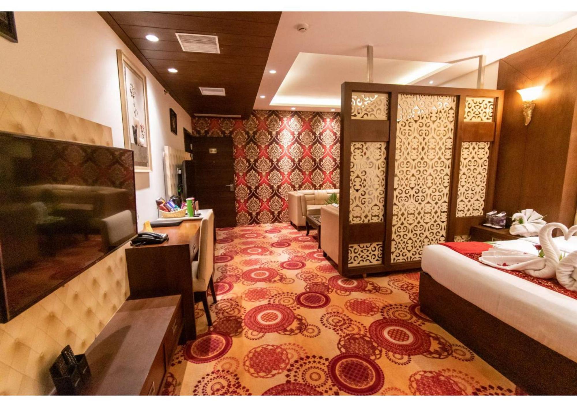 The Grand Ambassador Hotel Phagwara Exterior photo