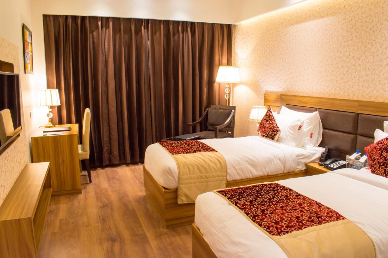 The Grand Ambassador Hotel Phagwara Exterior photo