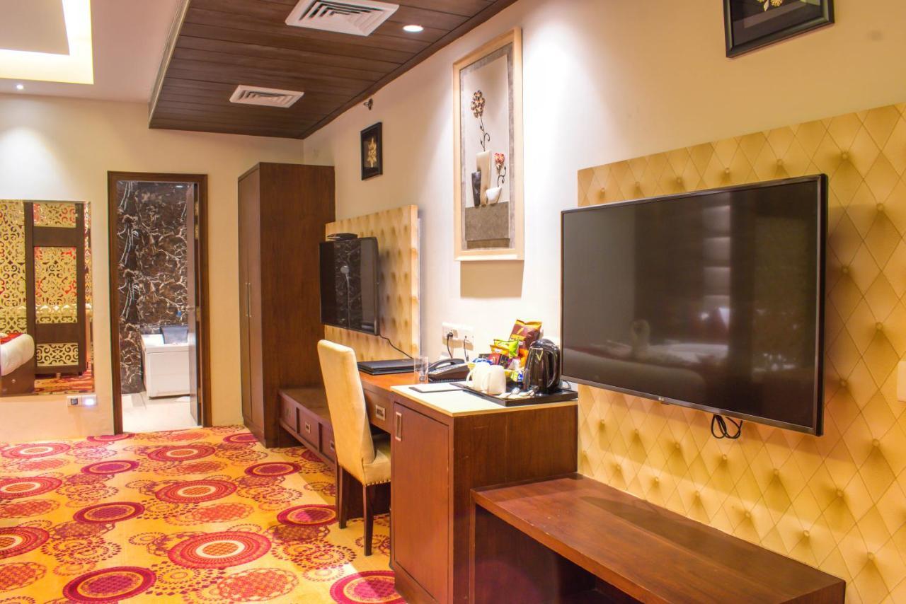 The Grand Ambassador Hotel Phagwara Exterior photo