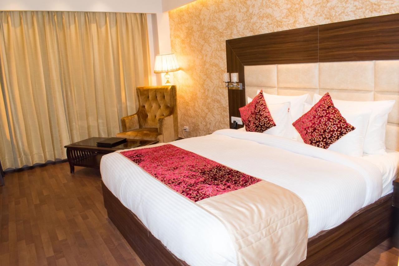 The Grand Ambassador Hotel Phagwara Exterior photo
