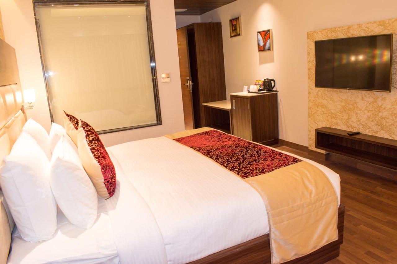 The Grand Ambassador Hotel Phagwara Exterior photo